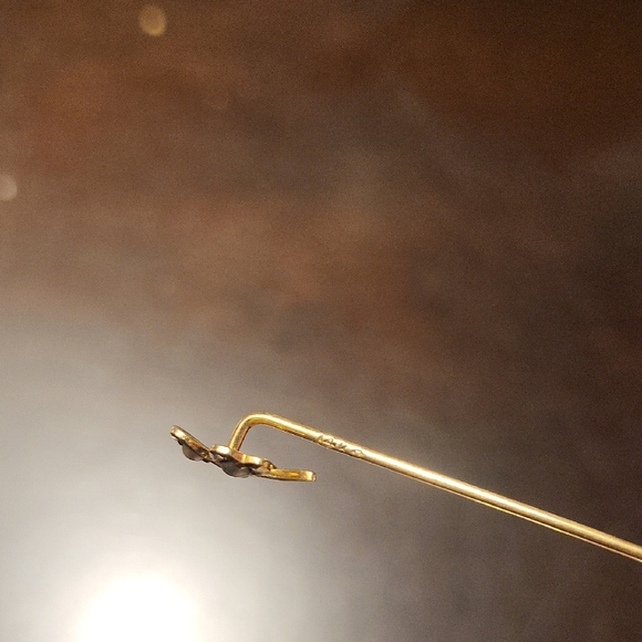 14k Gold Clover Stick Pin - Picture 3 of 4